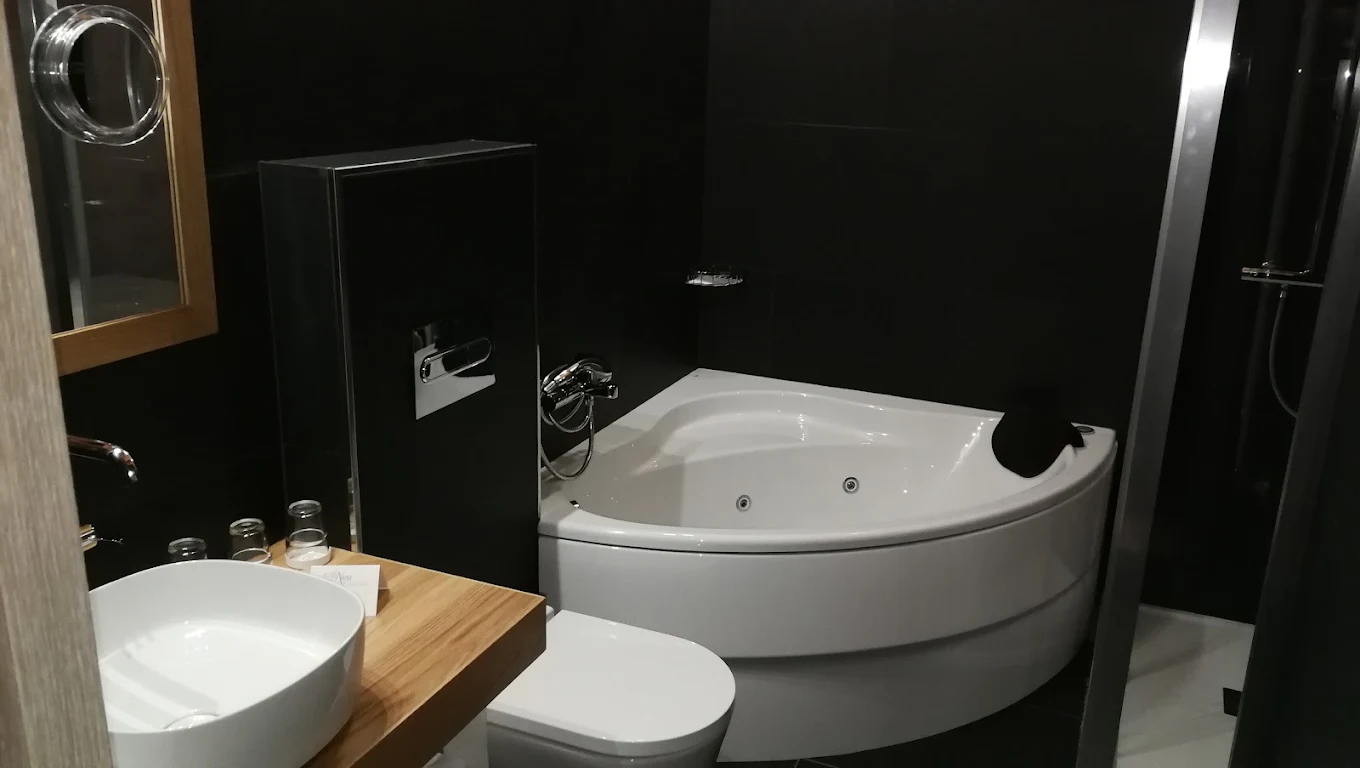 Hotel La Neu, habitación con jacuzzi privado