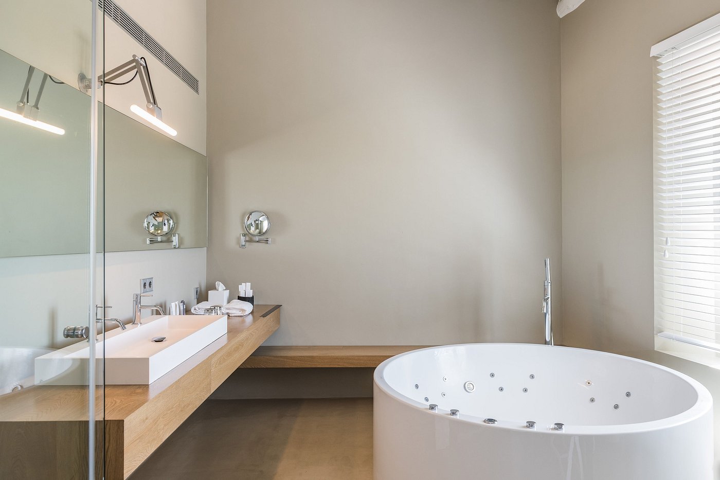 Hotel Mas Lazuli, habitación con jacuzzi privado
