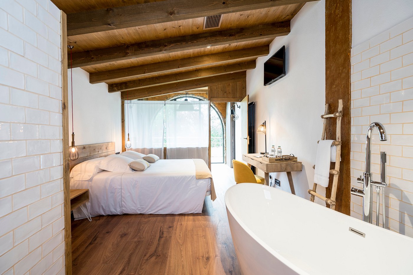 Hotel Mas la Ferreria, habitación con jacuzzi privado