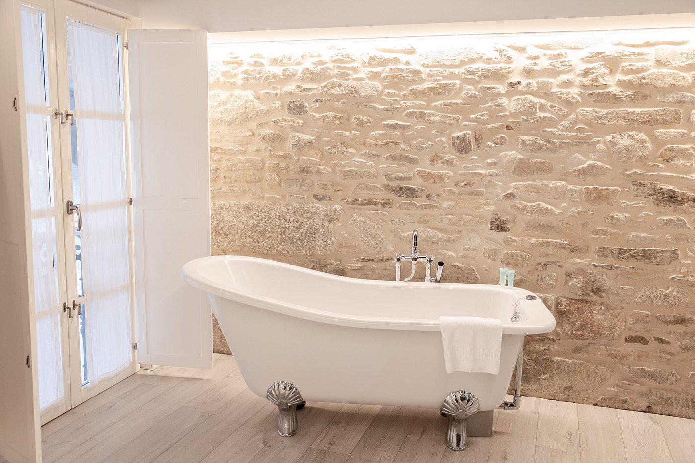 Hotel Montes, habitación con jacuzzi privado