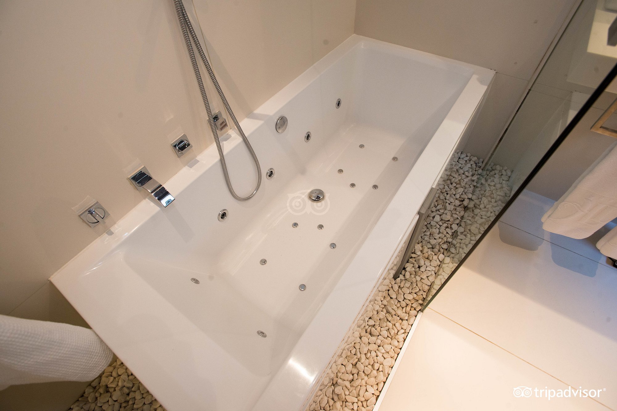 Hotel Museu Llegendes De Girona, habitación con jacuzzi privado