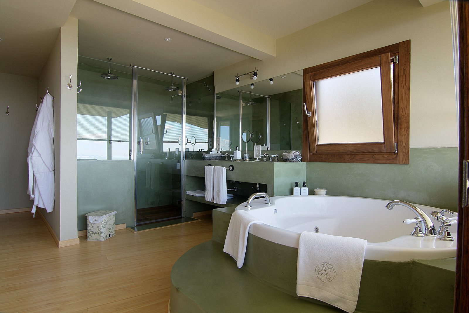 Hotel Nabia, habitación con jacuzzi privado