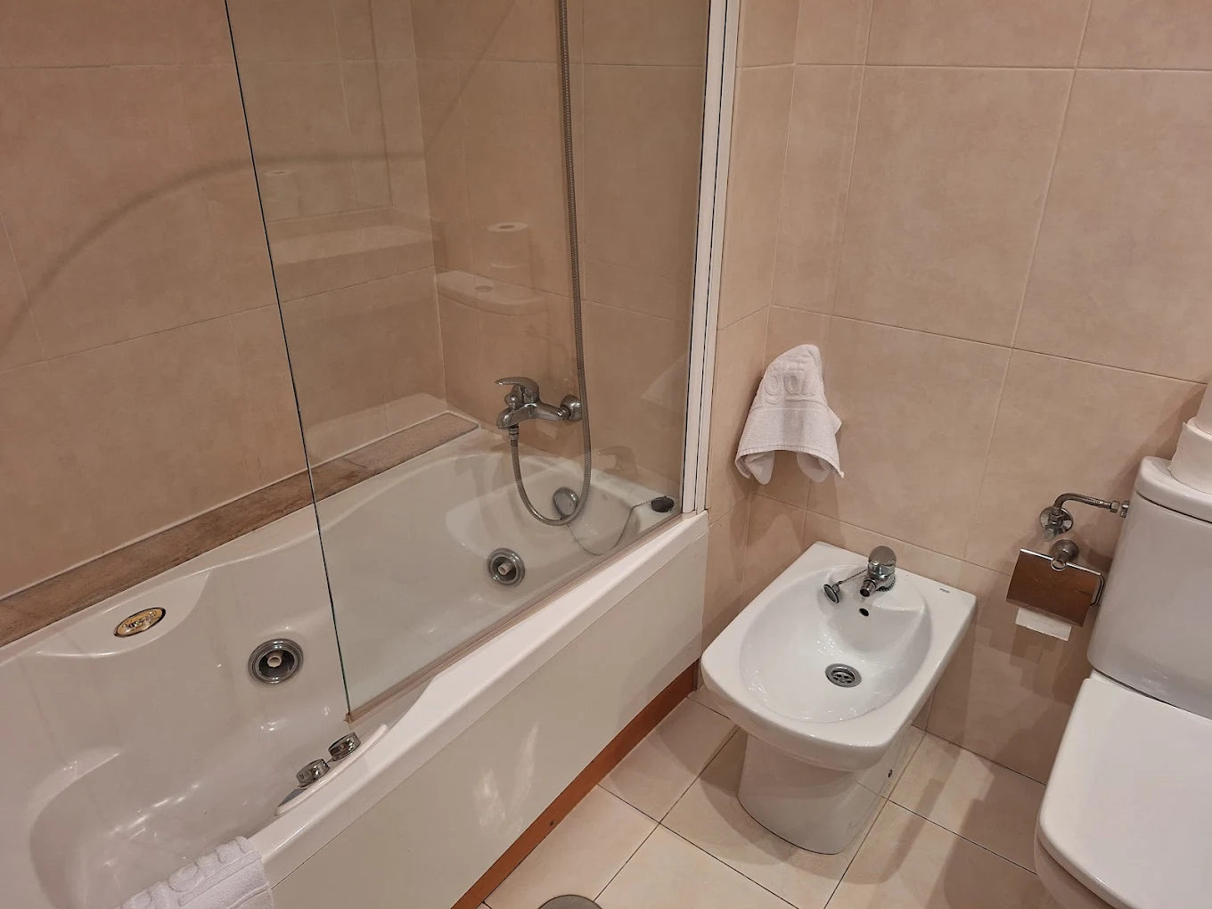 Hotel Ogalia, habitación con jacuzzi privado