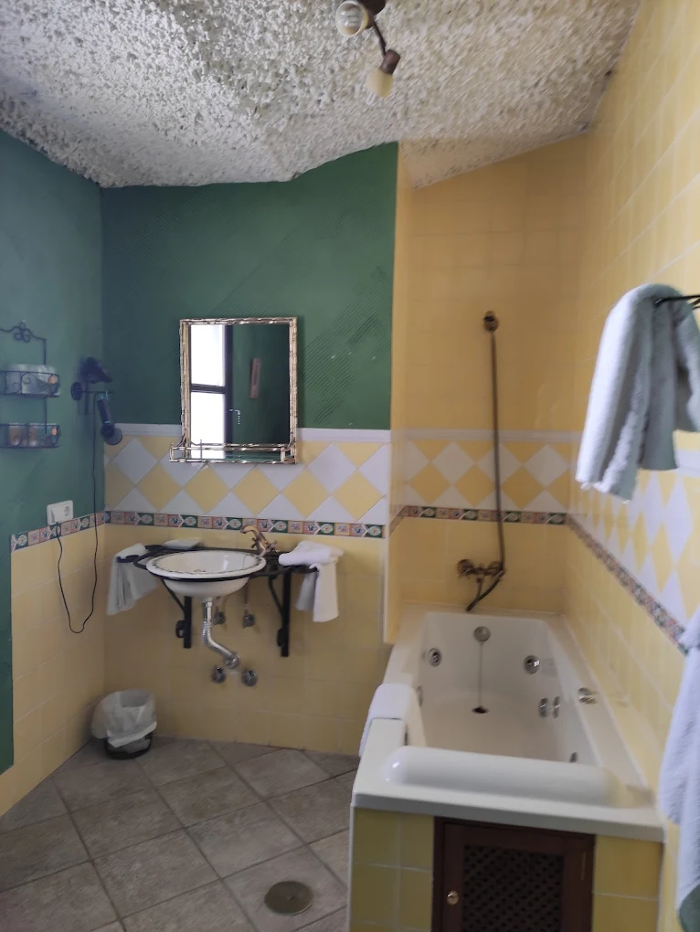 Hotel Palacio Guzmanes, habitación con jacuzzi privado