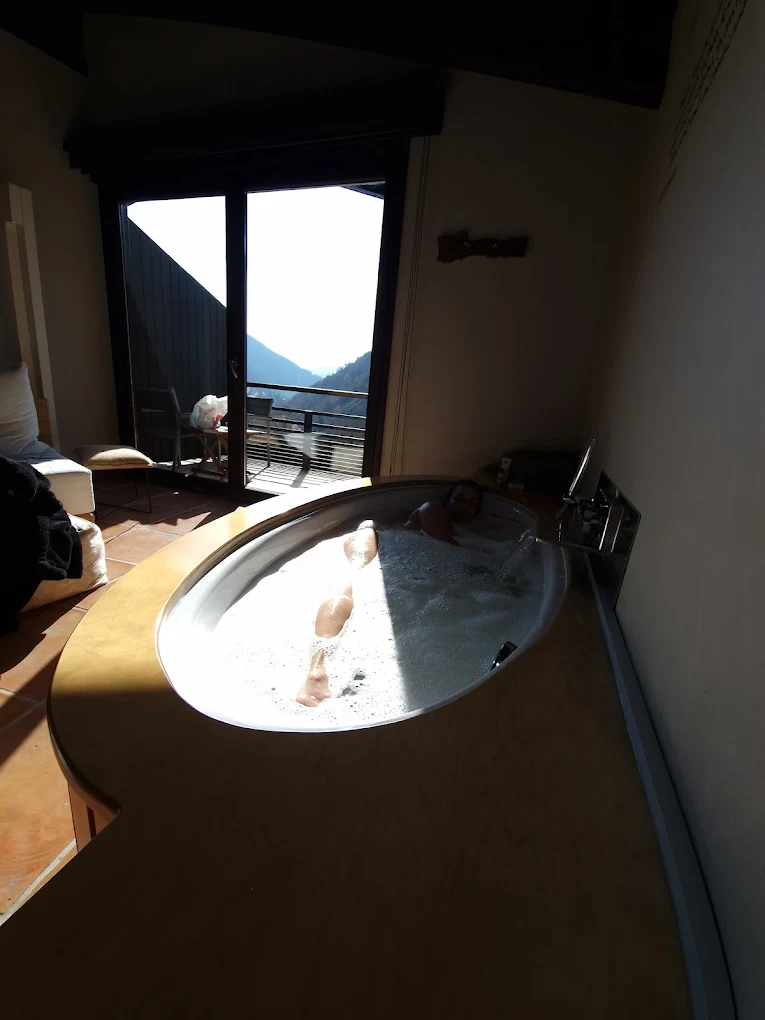 Hotel Resguard dels Vents, habitación con jacuzzi privado