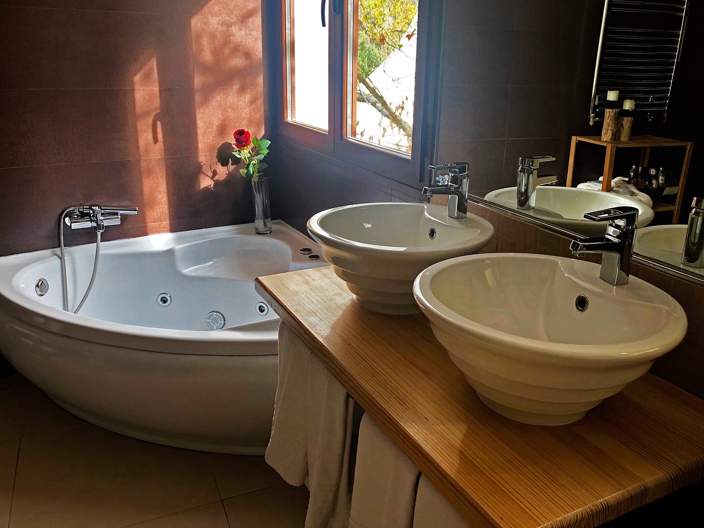 Hotel Resort Cueva Del Fraile, habitación con jacuzzi privado