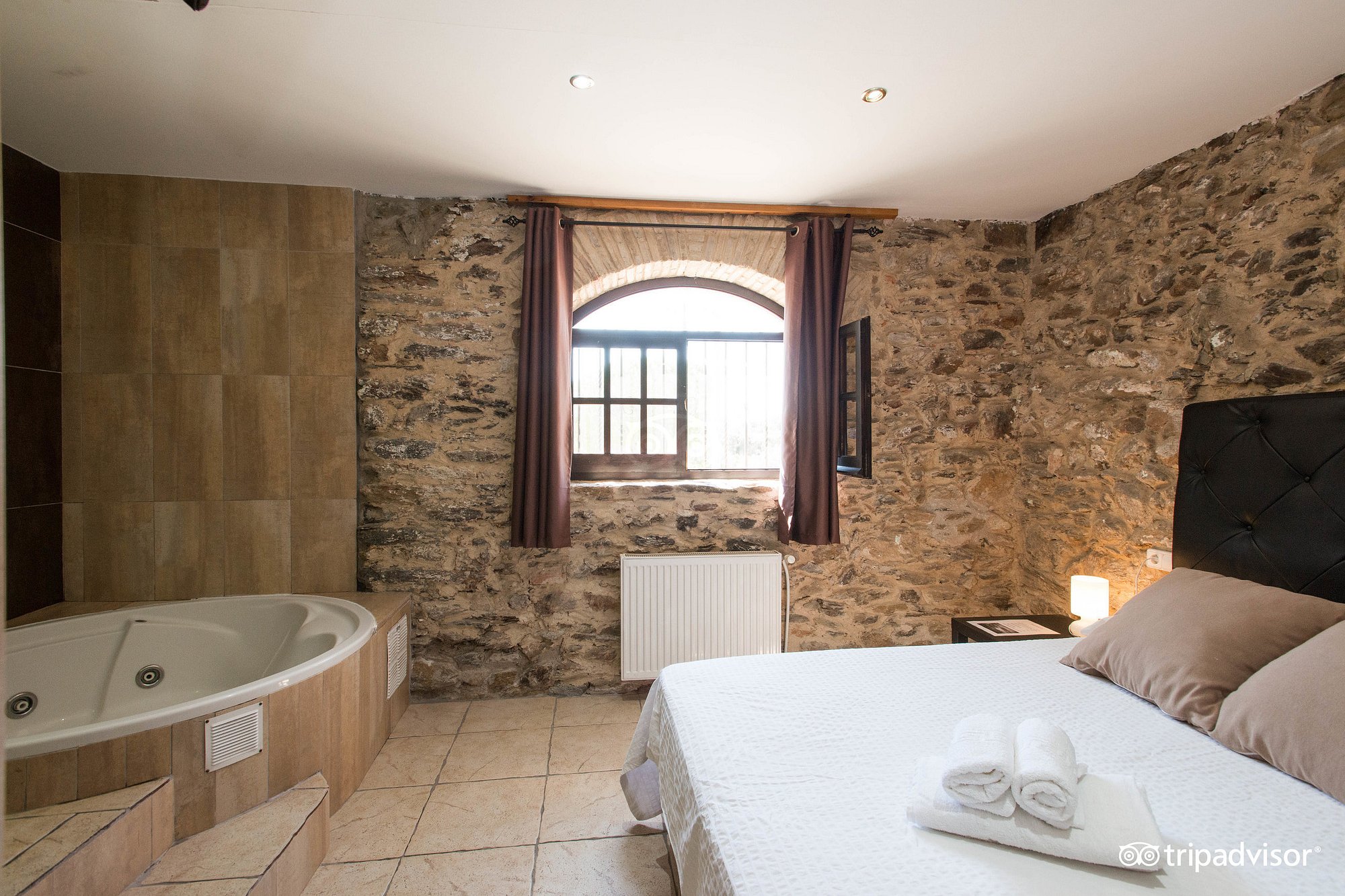 Hotel Restaurant Mas Palou, habitación con jacuzzi privado