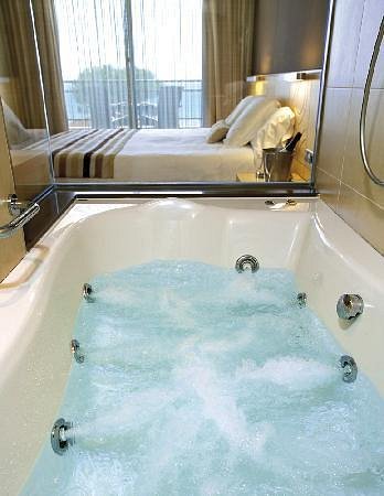Hotel Restaurant Sant Pol, habitación con jacuzzi privado