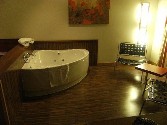 Hotel Restaurante El Vallés, habitación con jacuzzi privado