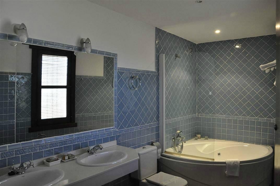 Hotel Rural Carlos I, habitación con jacuzzi privado