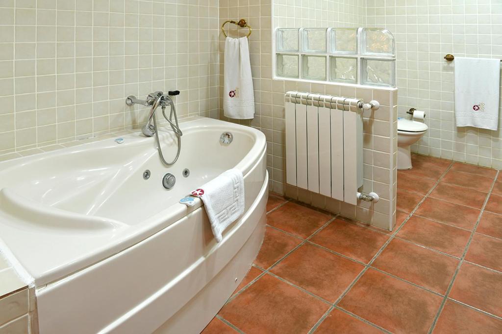Hotel Rural Tierrallana, habitación con jacuzzi privado