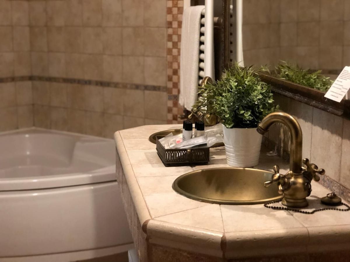 Hotel Ruta Imperial, habitación con jacuzzi privado