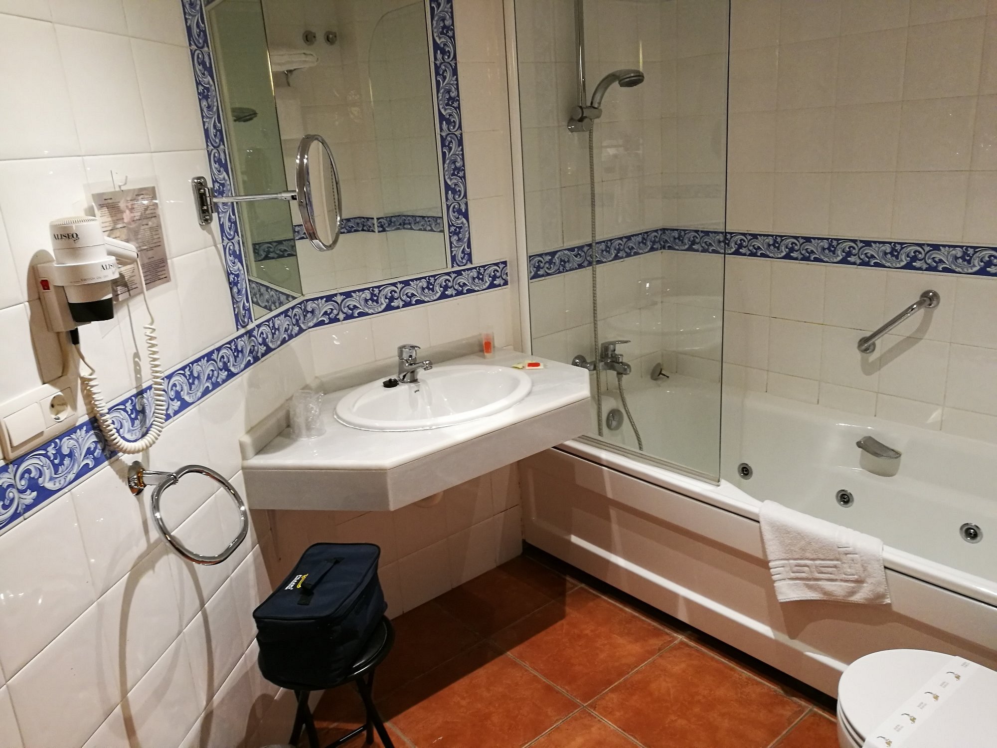 Hotel Santo Domingo De Silos, habitación con jacuzzi privado