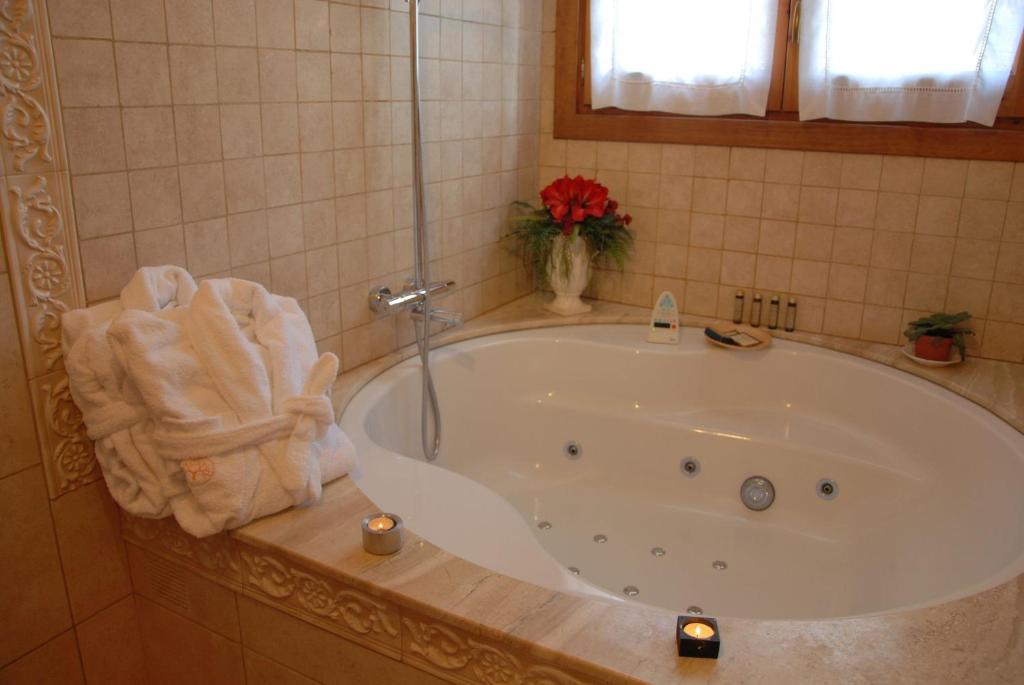 Hotel Selba d’Ansils, habitación con jacuzzi privado