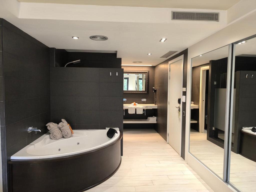 Hotel Spa La Terrassa, habitación con jacuzzi privado