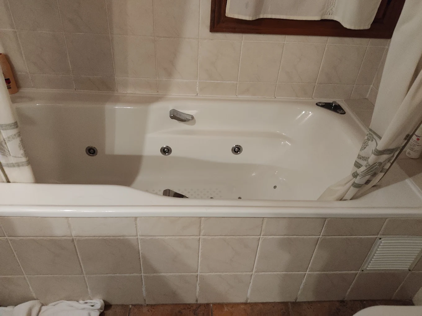 Hotel & Spa Peña Montañesa, habitación con jacuzzi privado