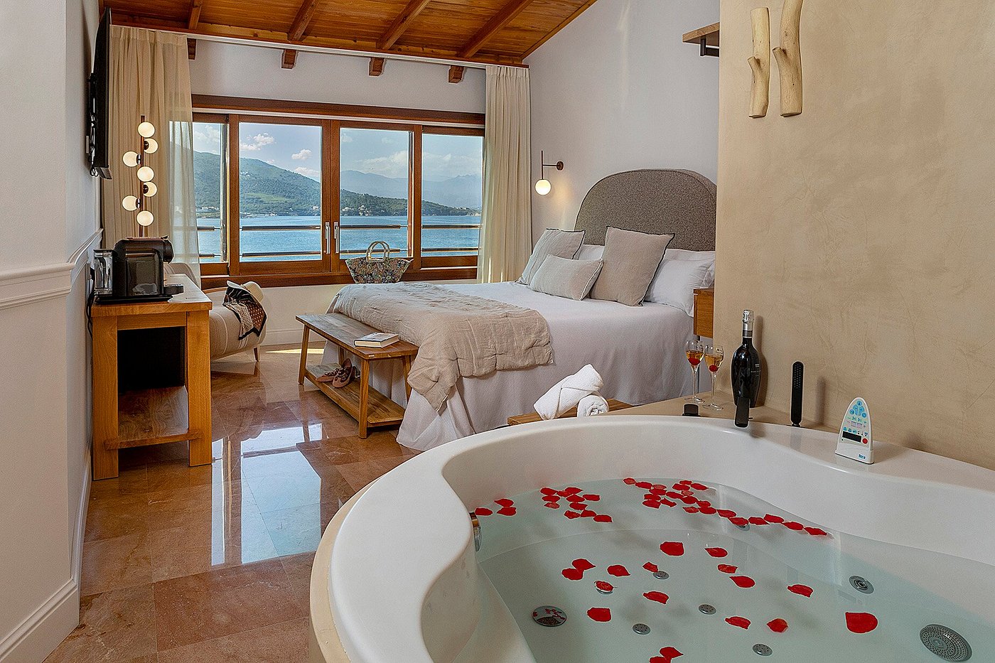 Hotel Spa Porto Cristo, habitación con jacuzzi privado