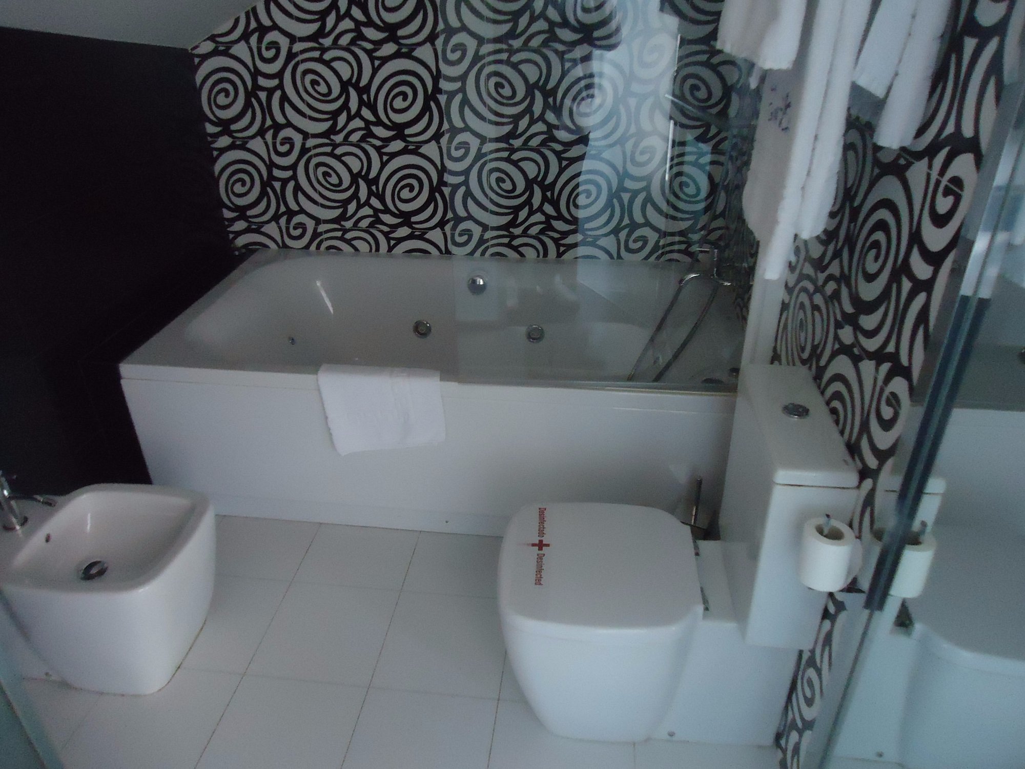 Hotel Via Gotica, habitación con jacuzzi privado