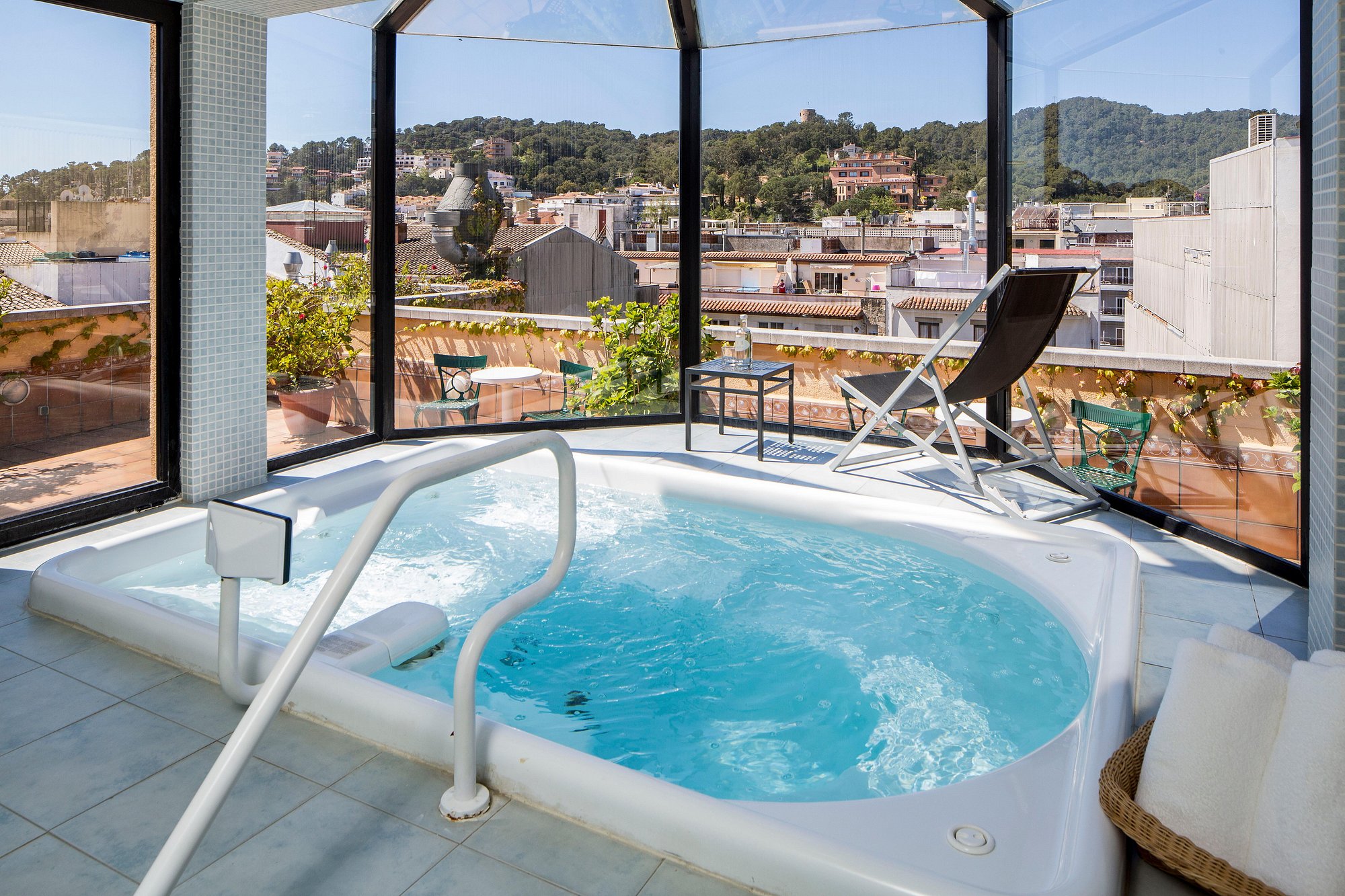Hotel Vila de Tossa, habitación con jacuzzi privado
