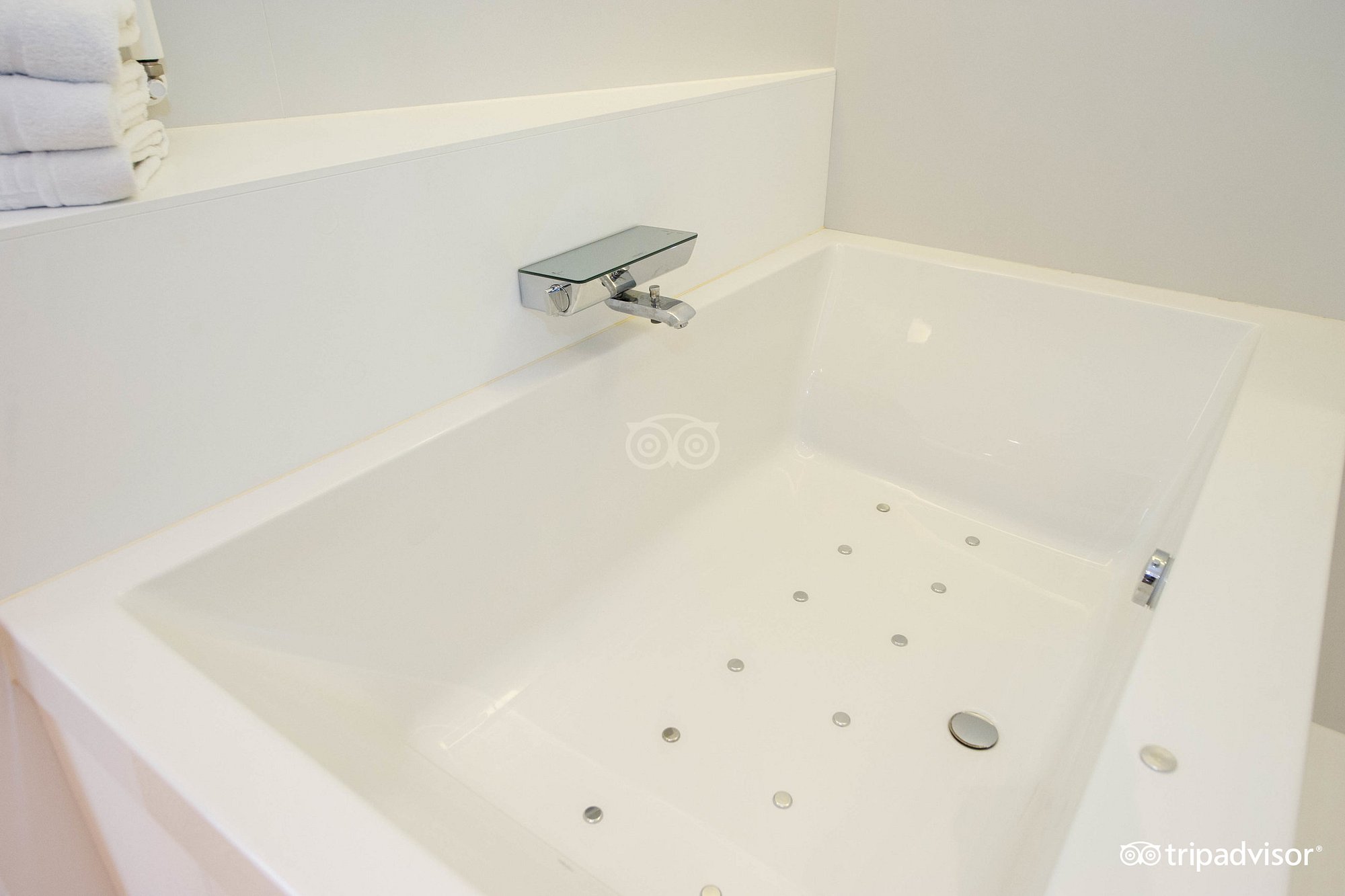 Hotel Zenit San Sebastián, habitación con jacuzzi privado