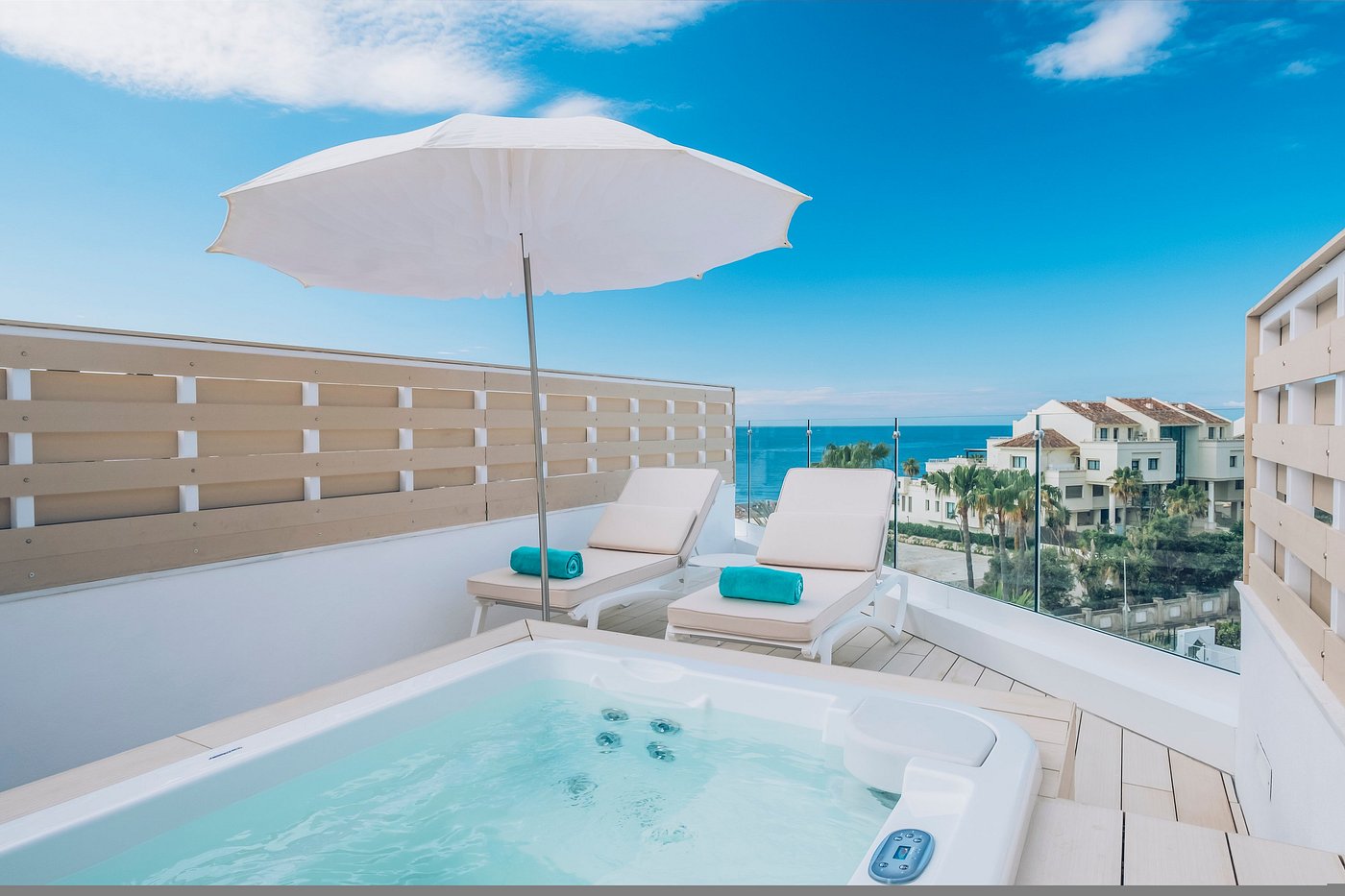 Iberostar Selection Marbella Coral Beach, habitación con jacuzzi privado