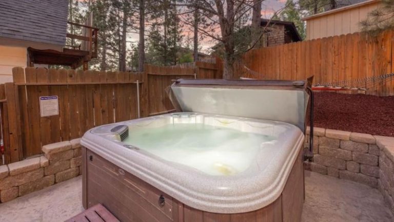 Kookaburra Cabin