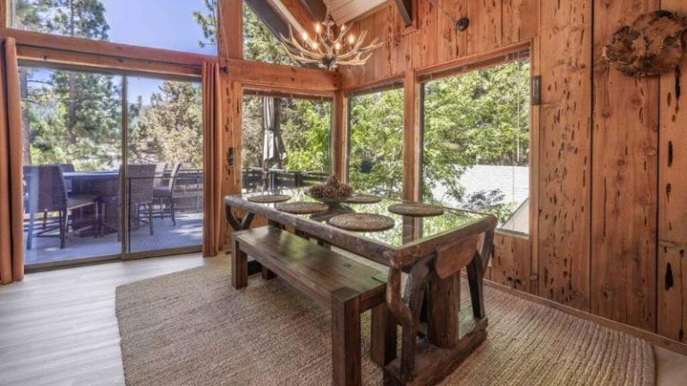 Kookaburra Cabin