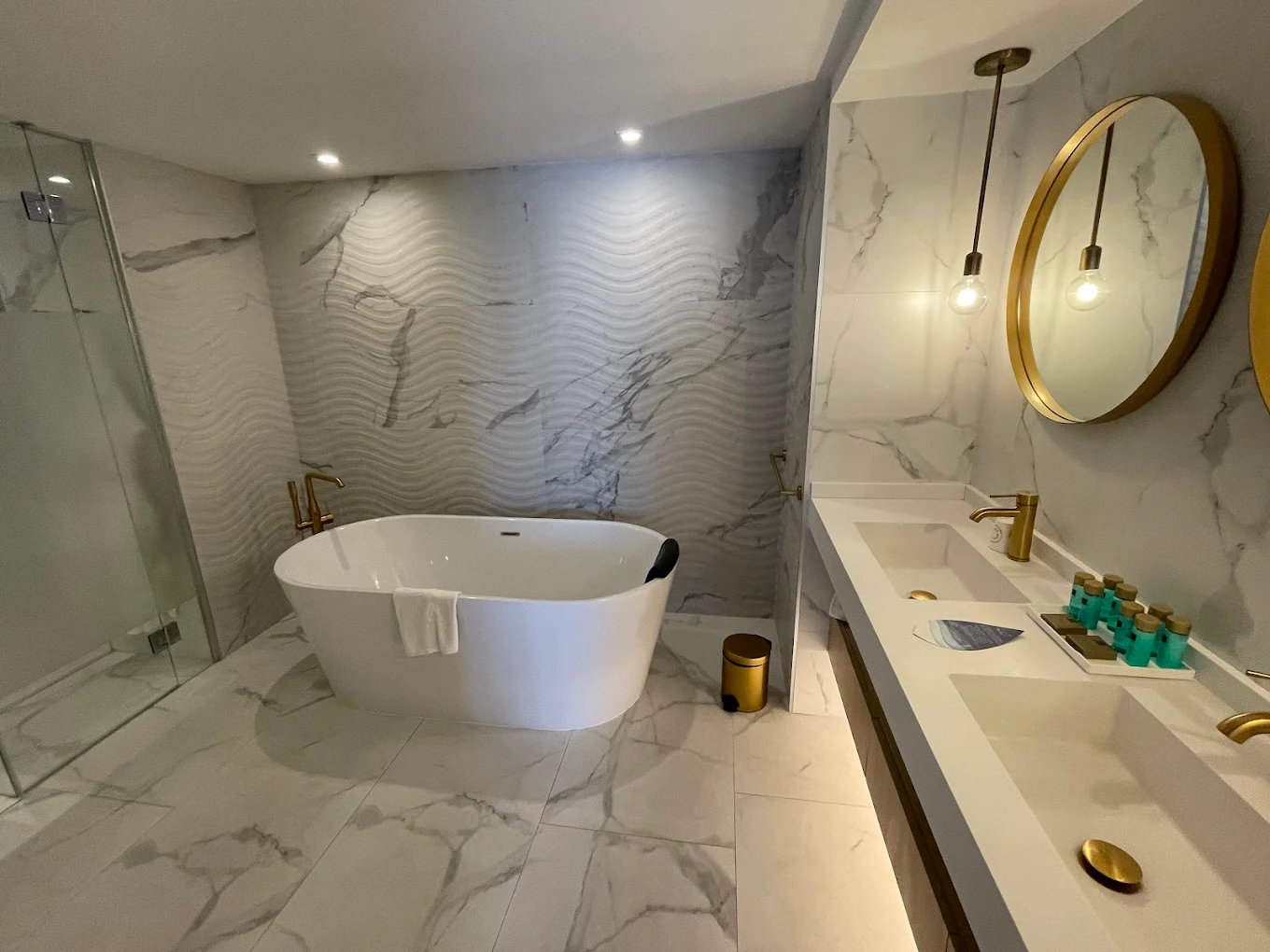 L’Azure Hotel, habitación con jacuzzi privado