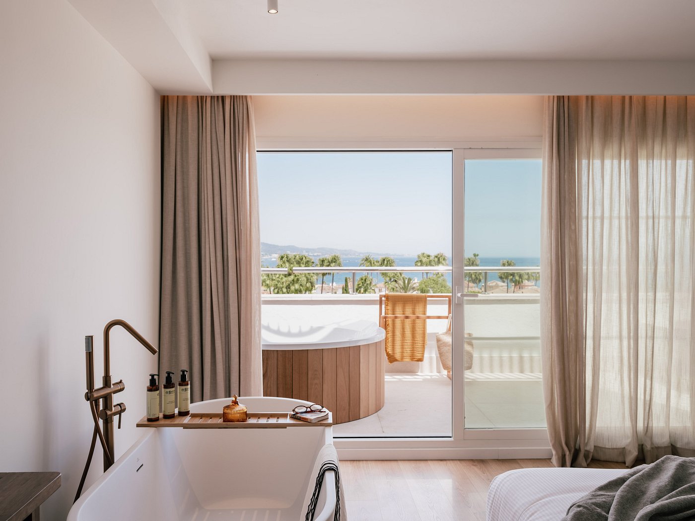 ME Marbella, habitación con jacuzzi privado