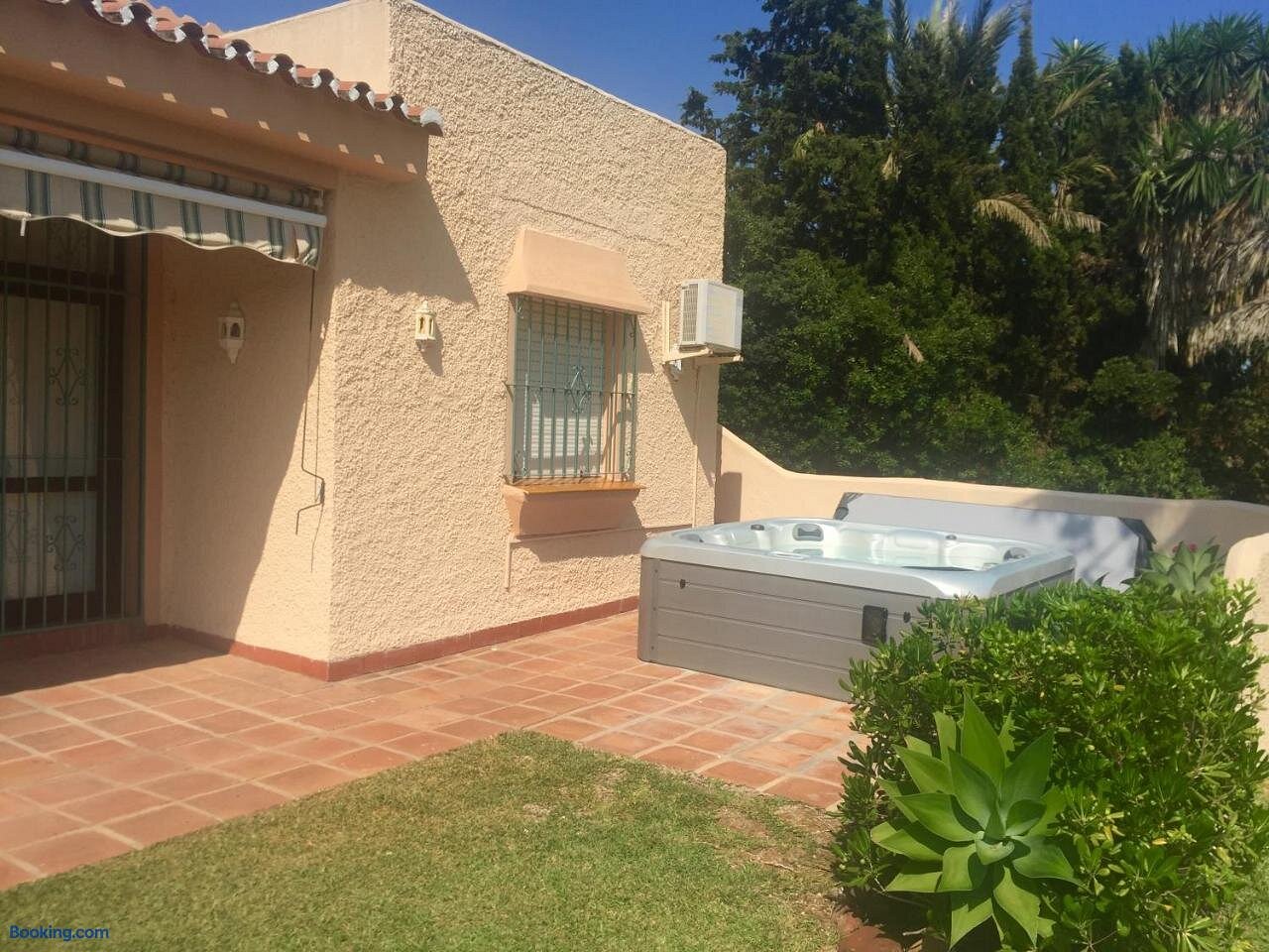 Marbella Beach Resort at Club Playa Real, habitación con jacuzzi privado