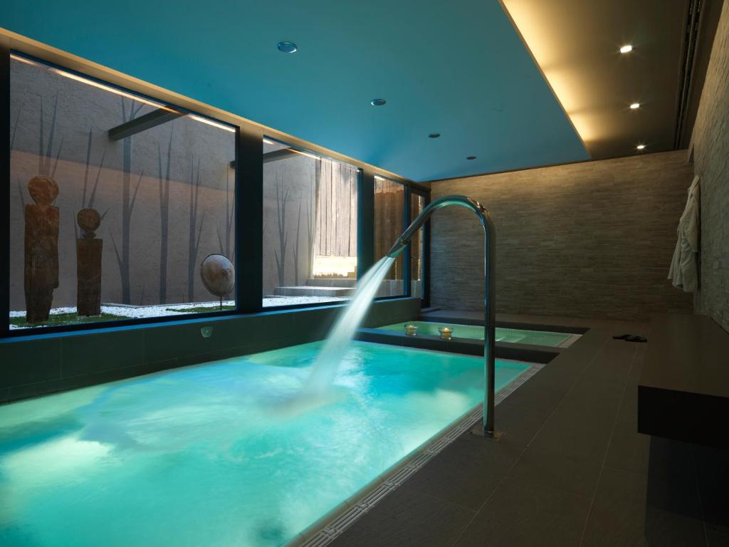 Mas de Torrent Hotel & Spa, habitación con jacuzzi privado