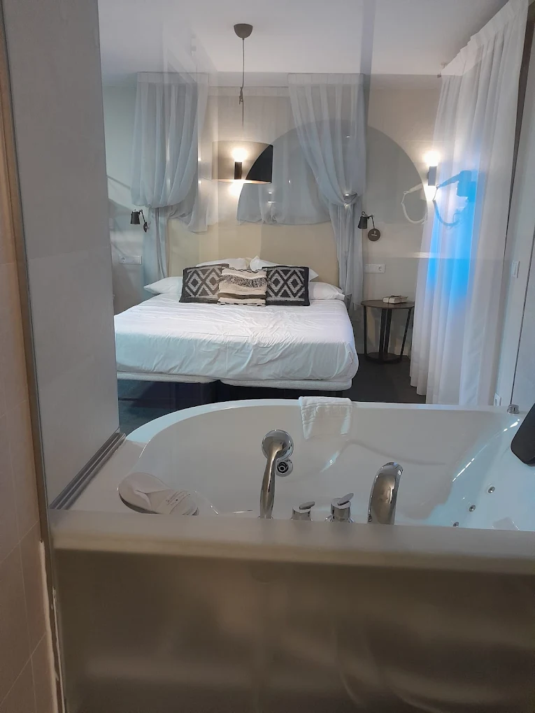 Mirador de Chisten, habitación con jacuzzi privado