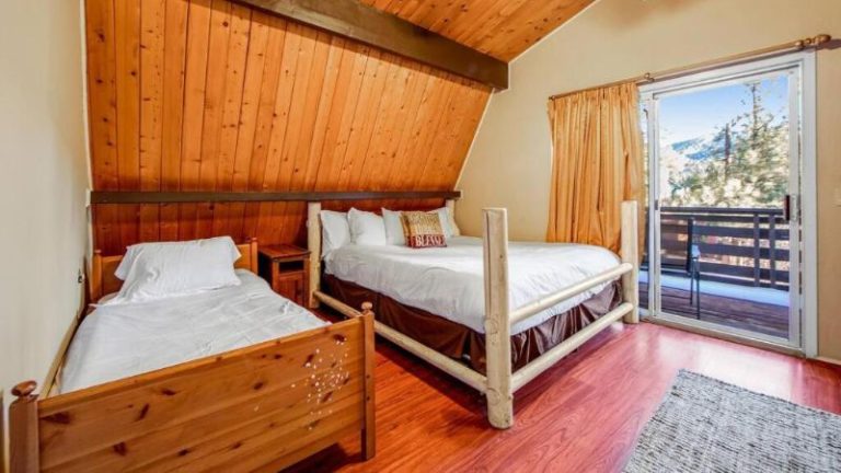 Mountain & Ski Slope View Cabin