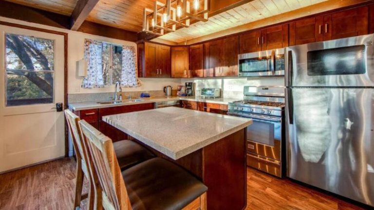 Mountain & Ski Slope View Cabin