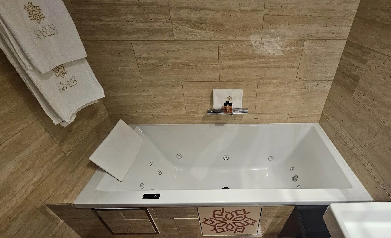 Palacio Pinello, habitación con jacuzzi privado