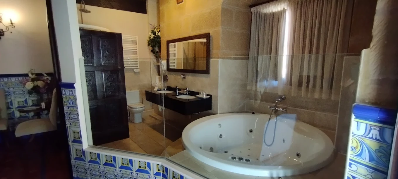 Palacio de Casafuerte, habitación con jacuzzi privado