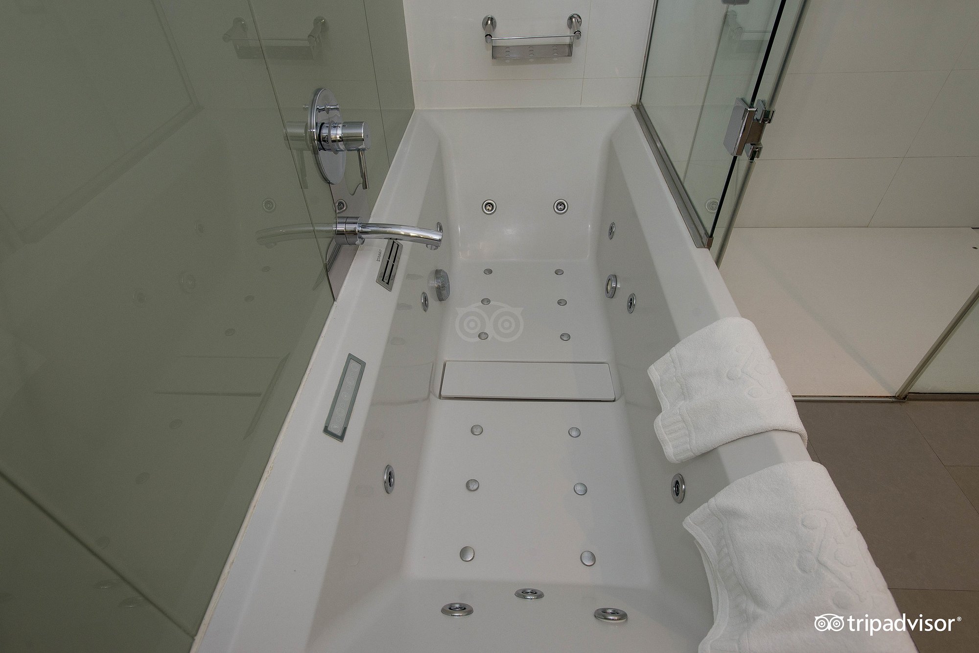 Parador de Cáceres, habitación con jacuzzi privado