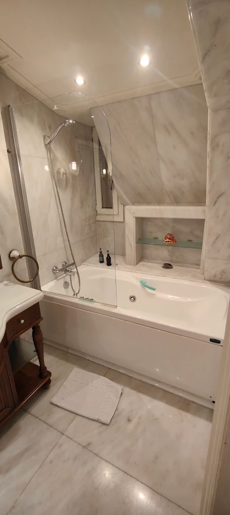 Posada Far Out, habitación con jacuzzi privado