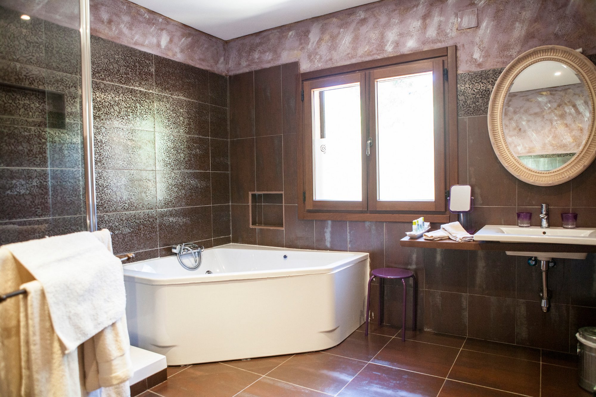 Posada del Infante Posada Real, habitación con jacuzzi privado