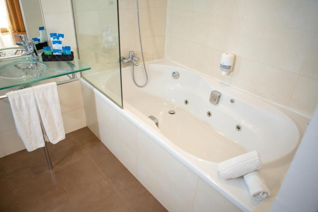 RVHotels Nautic Park, habitación con jacuzzi privado