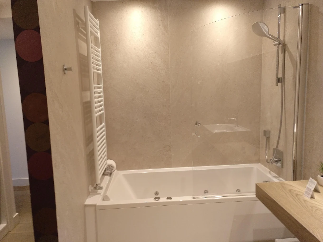 Sercotel Calle Mayor, habitación con jacuzzi privado