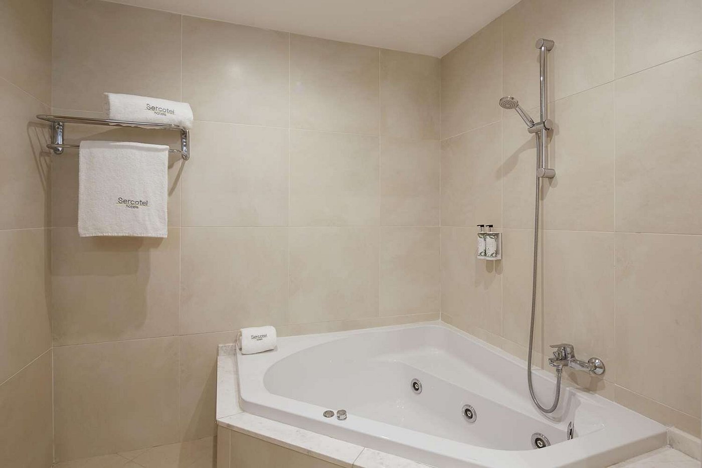 Sercotel President, habitación con jacuzzi privado