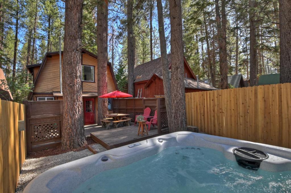 Summit Happy Mountain Cabin