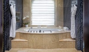 The Peninsula New York9 - jacuzzi hotel room