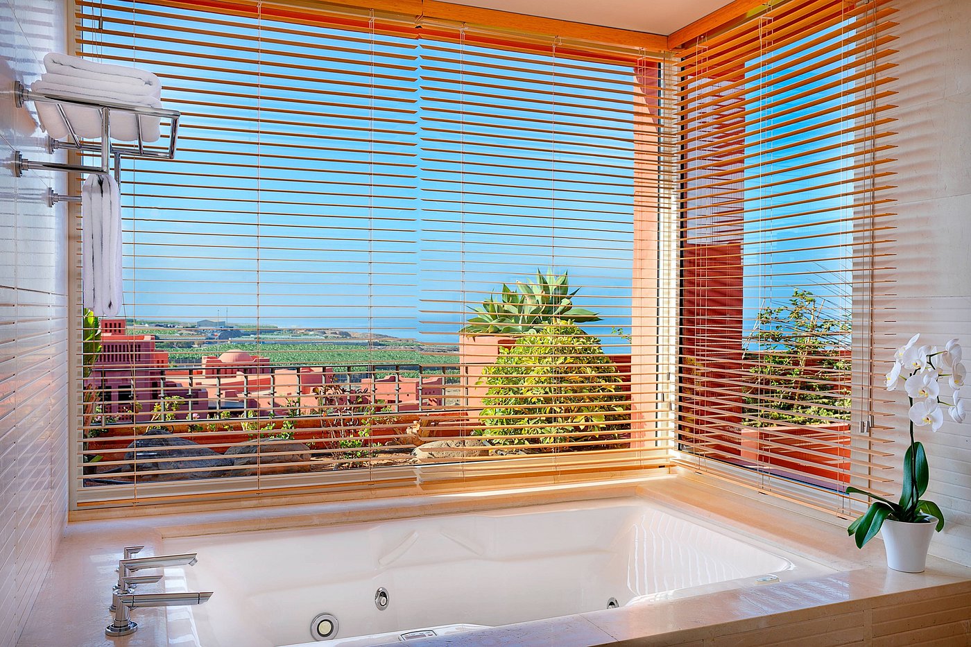 The Ritz-Carlton Tenerife, Abama, habitación con jacuzzi privado