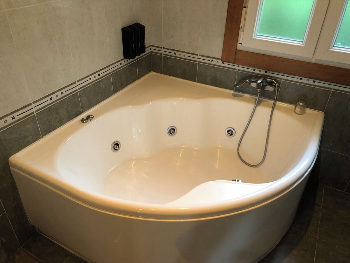 Turismo de Galicia VUT-PO-012007 Rías Baixas Vigo Pontevedra, habitación con jacuzzi privado