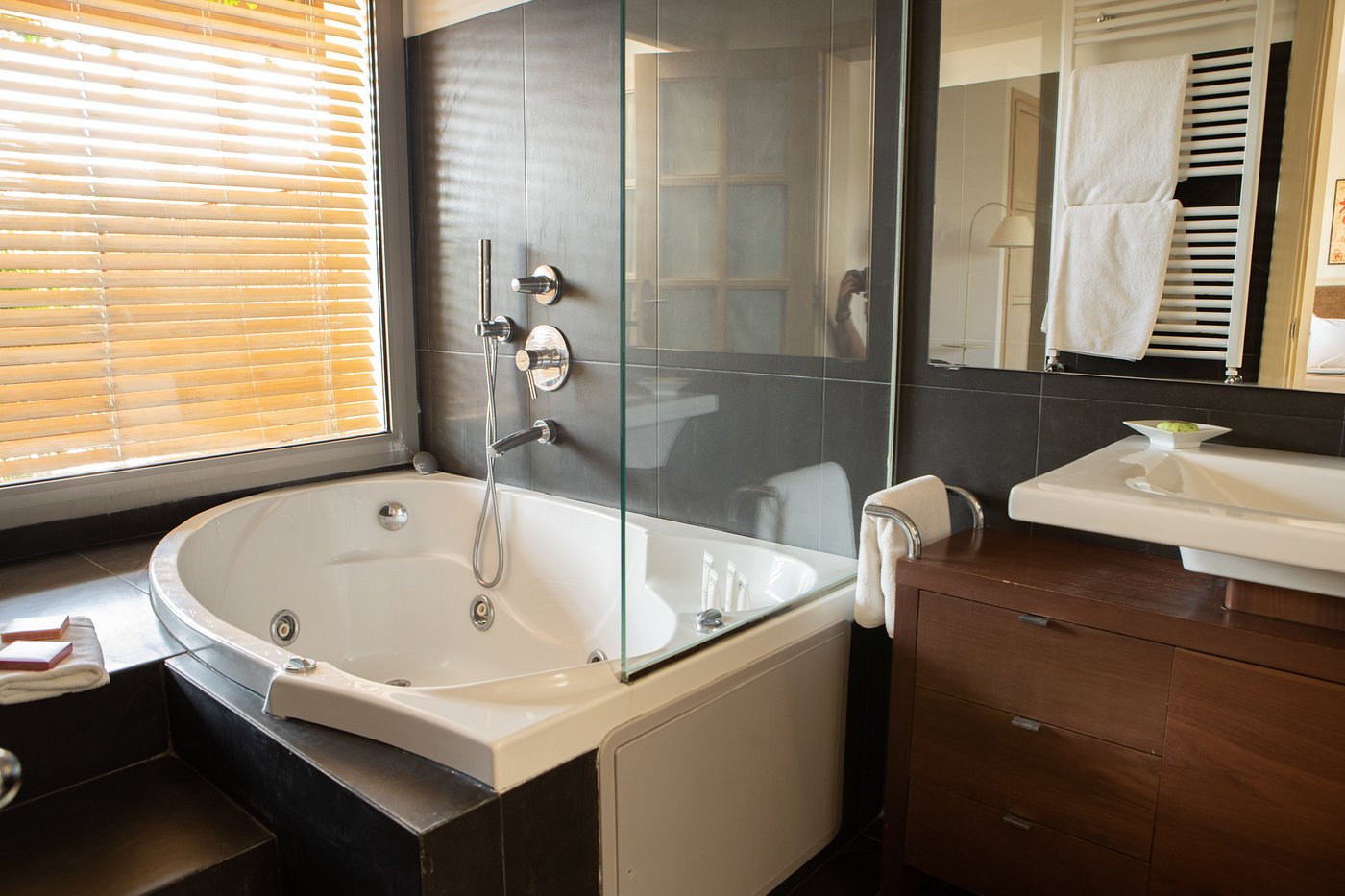Agroturismo Ibiza Can Jaume, habitación con jacuzzi privado