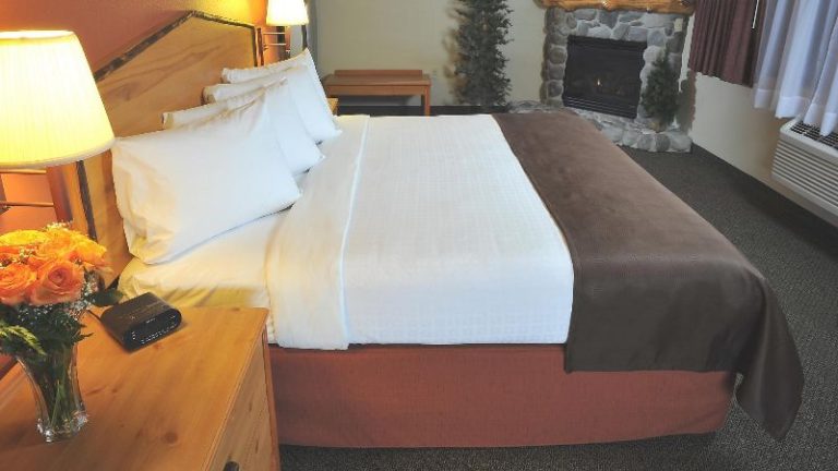 AmericInn by Wyndham Oswego