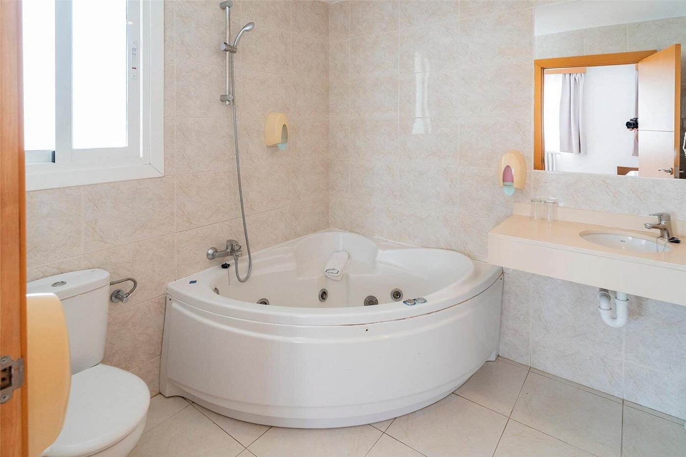 Amic Colon Hotel, habitación con jacuzzi privado