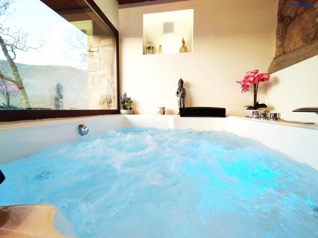 Apartamentos La Rosa Y El Pastor, habitación con jacuzzi privado